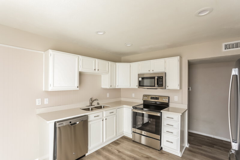 2,105/Mo, 9010 Millwood Dr, Rowlett, TX 75088 Kitchen View 2