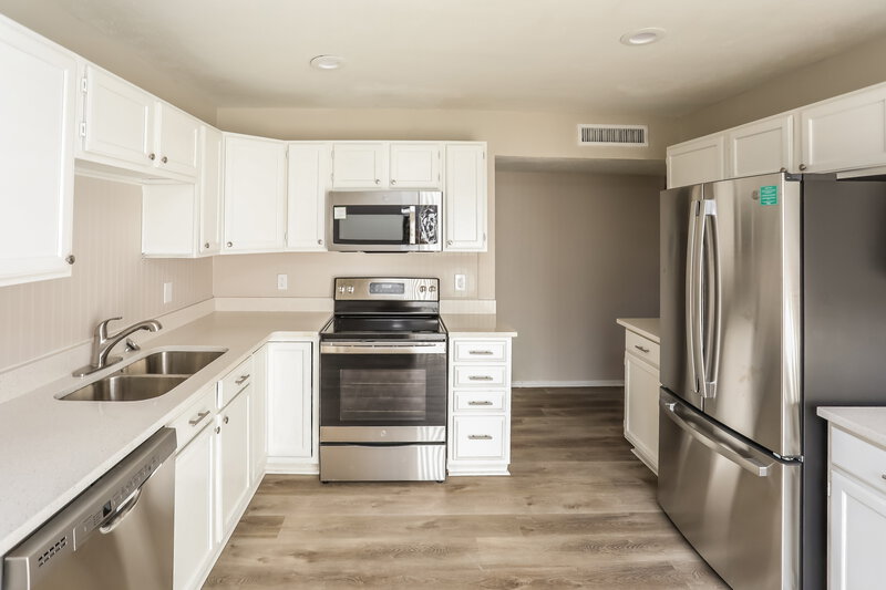 2,105/Mo, 9010 Millwood Dr, Rowlett, TX 75088 Kitchen View 3