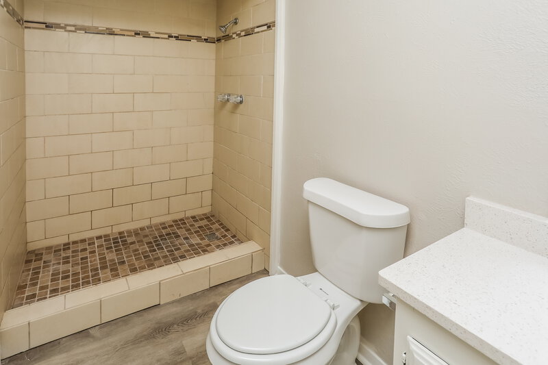 2,105/Mo, 9010 Millwood Dr, Rowlett, TX 75088 Main Bathroom View