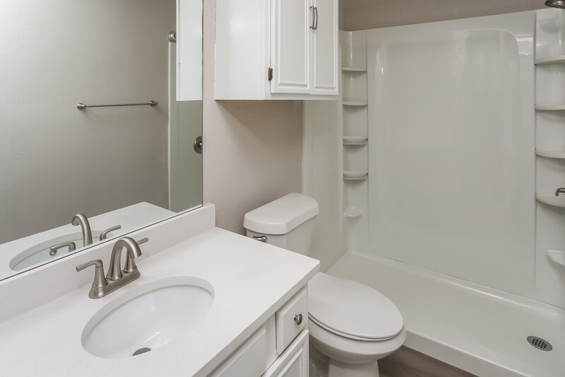 1,960/Mo, 556 Blue Haze Dr Fort Worth, TX 76108 Bathroom View