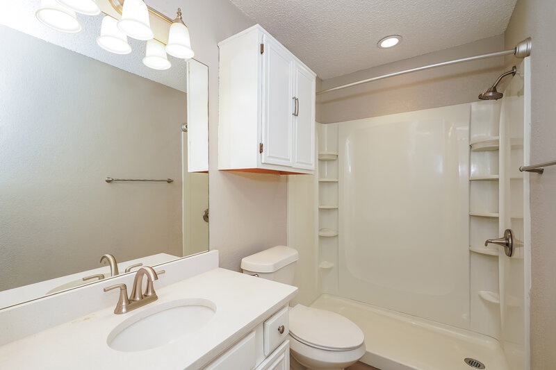 1,935/Mo, 556 Blue Haze Dr Fort Worth, TX 76108 Bathroom View