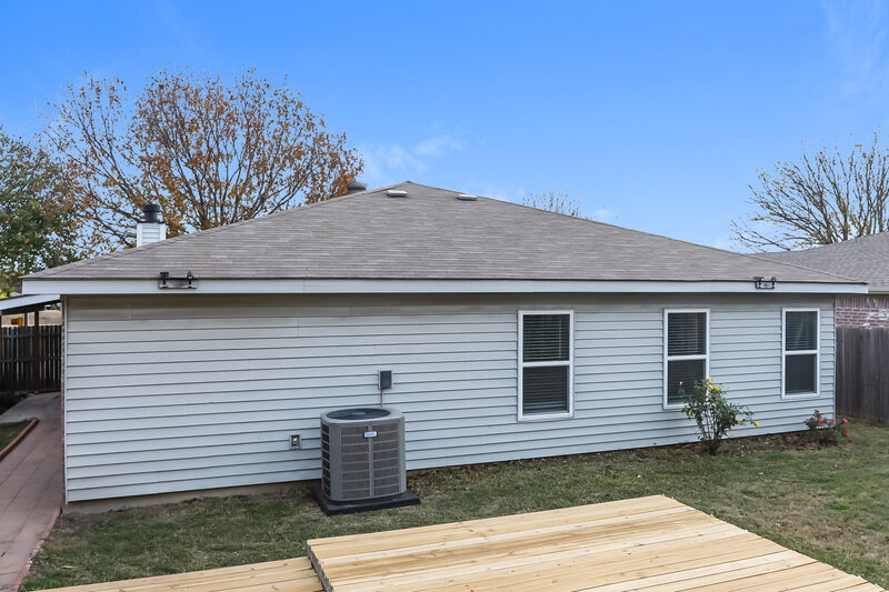 1,960/Mo, 556 Blue Haze Dr Fort Worth, TX 76108 Rear View