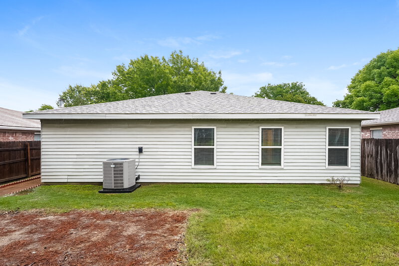 1,935/Mo, 556 Blue Haze Dr Fort Worth, TX 76108 Rear View
