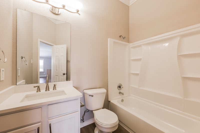 2,700/Mo, 261 Heritage Dr Crowley, TX 76036 Bathroom View