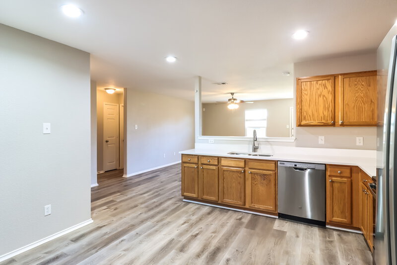 1,975/Mo, 5809 Mirror Ridge Dr Fort Worth, TX 76179 Kitchen View 2