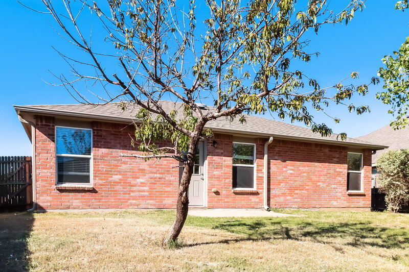 1,975/Mo, 5809 Mirror Ridge Dr Fort Worth, TX 76179 Rear View