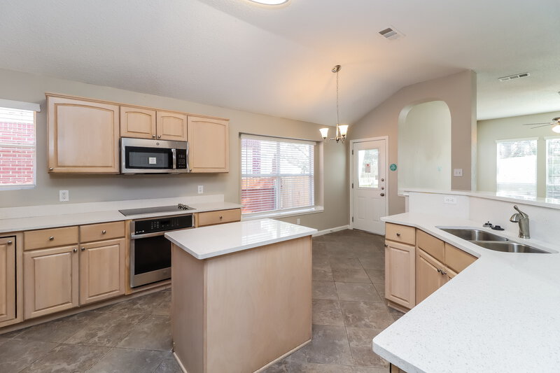2,550/Mo, 6701 Andress Dr Fort Worth, TX 76132 Kitchen View 2