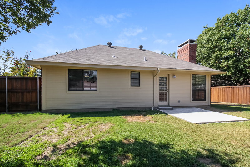 2,010/Mo, 3320 Brooke St Denton, TX 76207 Rear View