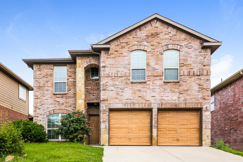 2,685/Mo, 5141 Mirror Lake Dr Haltom City, TX 76117 External View