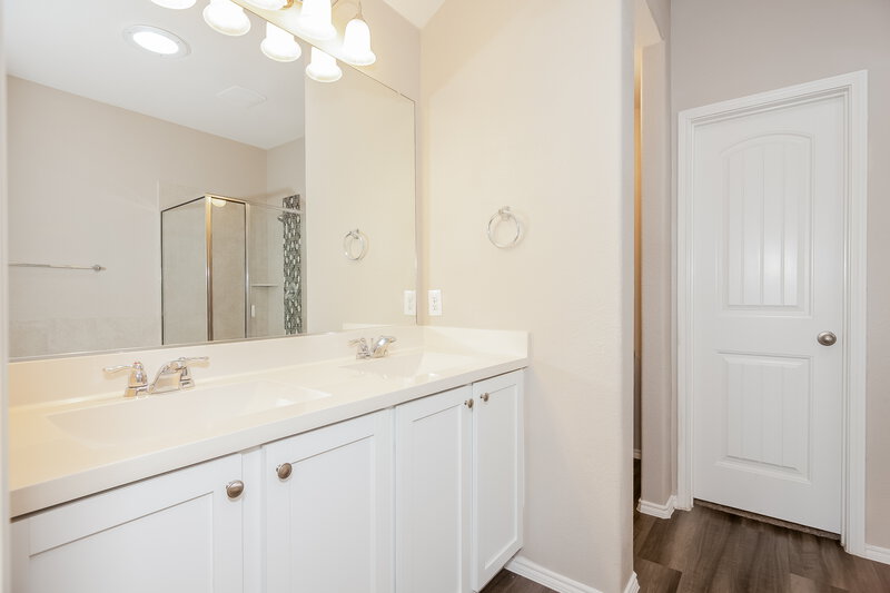2,315/Mo, 1310 Acmite Ave Cross Roads, TX 76227 Main Bathroom View