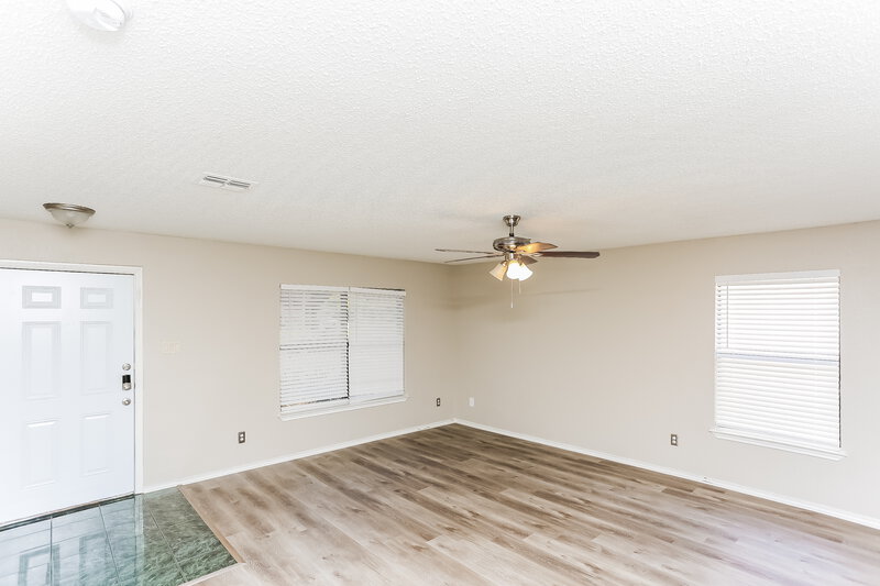 2,200/Mo, 3355 Chapel Pointe Trl Fort Worth, TX 76116 Living Room View