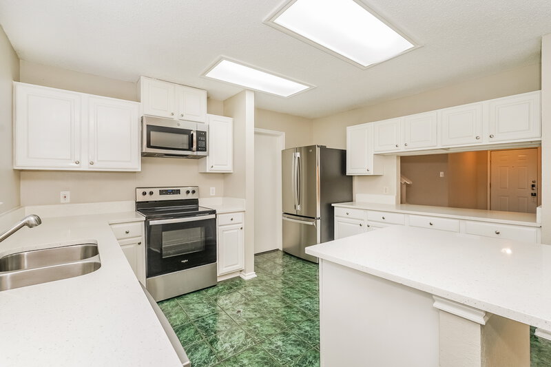 2,215/Mo, 3355 Chapel Pointe Trl Fort Worth, TX 76116 Kitchen View 2