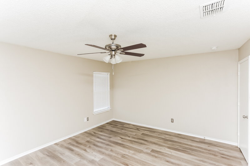 2,200/Mo, 3355 Chapel Pointe Trl Fort Worth, TX 76116 Main Bedroom View 2