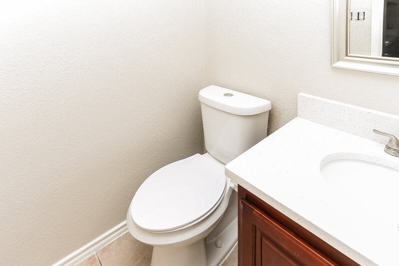 2,200/Mo, 3355 Chapel Pointe Trl Fort Worth, TX 76116 Bathroom View 2