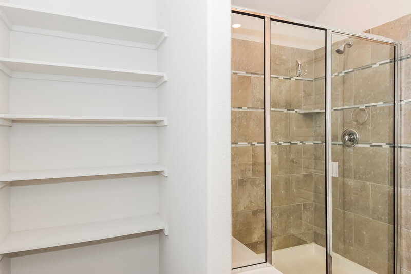 2,135/Mo, 3120 Crystal Way Royse City, TX 75189 Main Bathroom View 2