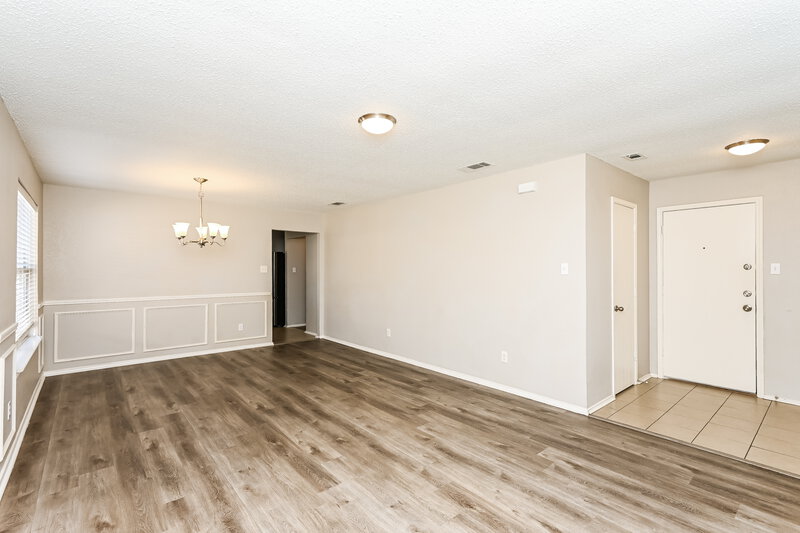 2,080/Mo, 8128 Twin Oaks Trail Fort Worth, TX 76134 Living Room View