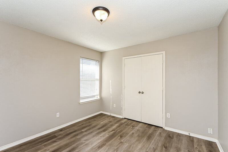 2,080/Mo, 8128 Twin Oaks Trail Fort Worth, TX 76134 Bedroom View
