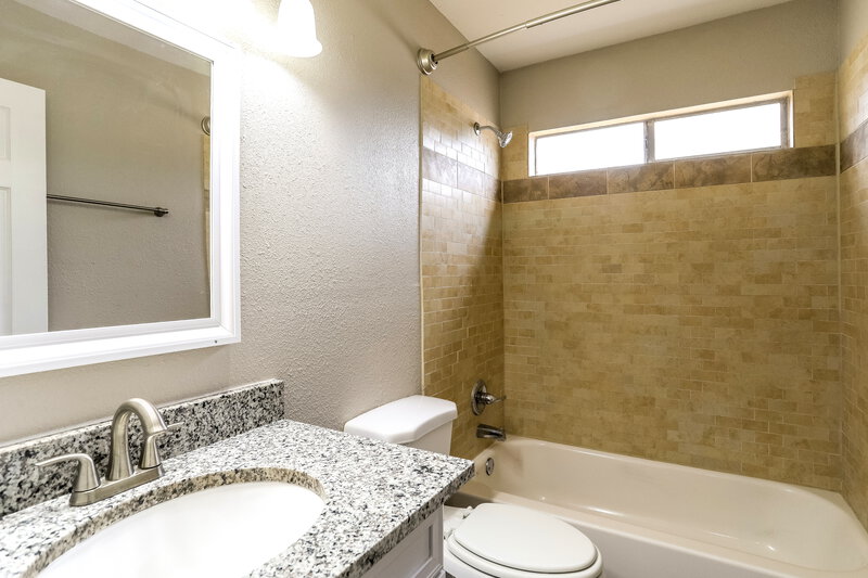 2,110/Mo, 4600 Winterhazel Dr Fort Worth, TX 76137 Bathroom View