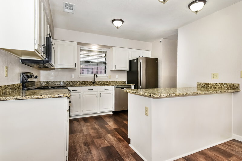 2,110/Mo, 3315 Kellie St Sachse, TX 75048 Kitchen View 2