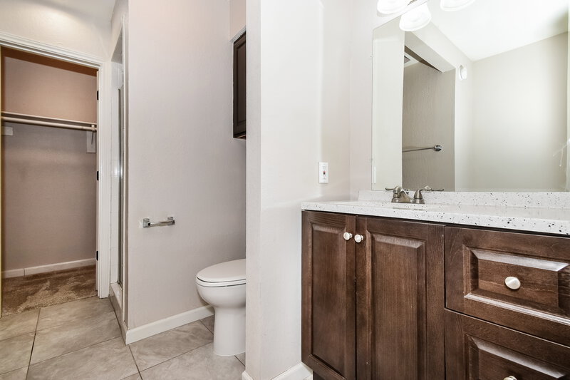 2,110/Mo, 3315 Kellie St Sachse, TX 75048 Main Bathroom View