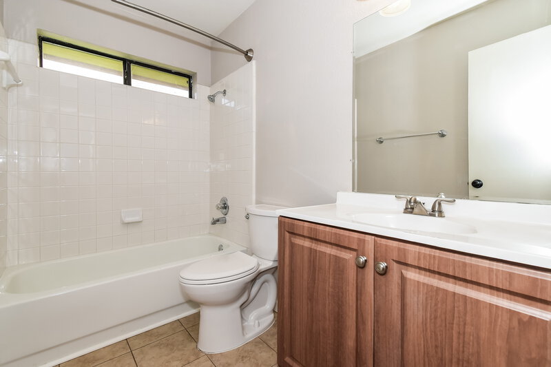 2,110/Mo, 3315 Kellie St Sachse, TX 75048 Bathroom View