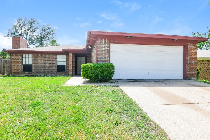 1,895/Mo, 3741 Misty Meadow Dr Fort Worth, TX 76133 External View