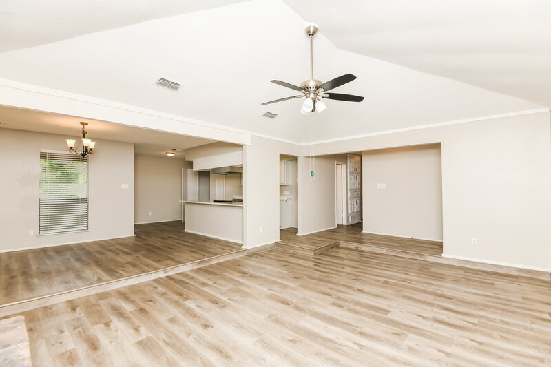 1,895/Mo, 3741 Misty Meadow Dr Fort Worth, TX 76133 Living Room View 2