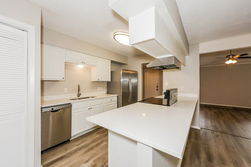 1,970/Mo, 3741 Misty Meadow Dr Fort Worth, TX 76133 Kitchen View 2