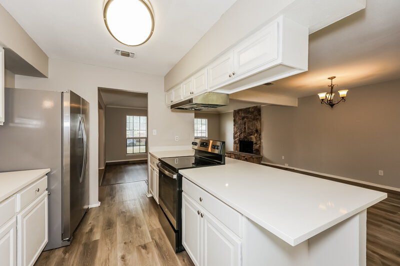 1,970/Mo, 3741 Misty Meadow Dr Fort Worth, TX 76133 Kitchen View 3