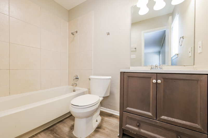 1,970/Mo, 3741 Misty Meadow Dr Fort Worth, TX 76133 Bathroom View