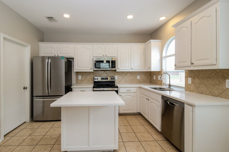 1,935/Mo, 14332 Cedar Post Dr Haslet, TX 76052 Kitchen View 2