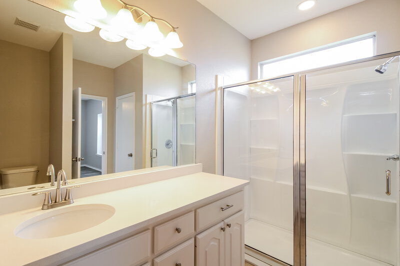 1,935/Mo, 14332 Cedar Post Dr Haslet, TX 76052 Main Bathroom View