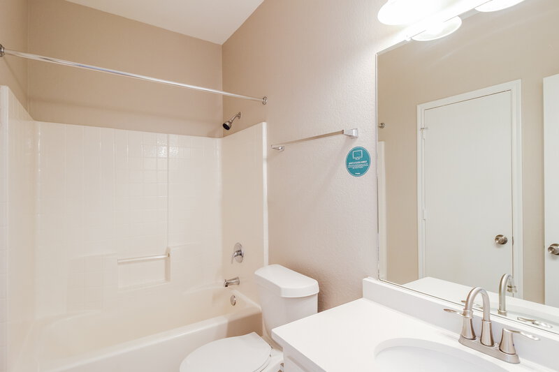 1,935/Mo, 14332 Cedar Post Dr Haslet, TX 76052 Bathroom View