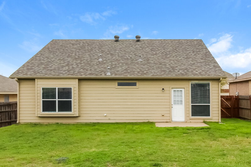 1,935/Mo, 14332 Cedar Post Dr Haslet, TX 76052 Rear View