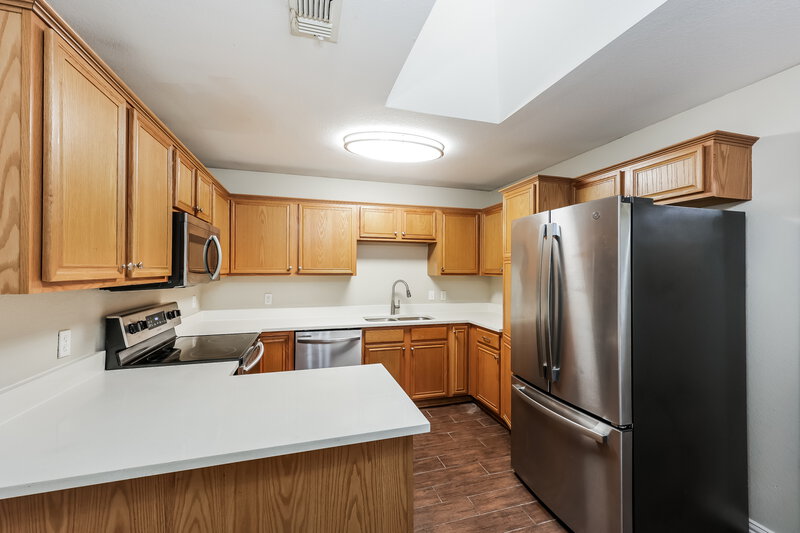 2,170/Mo, 5800 Magnum Dr Arlington, TX 76018 Kitchen View