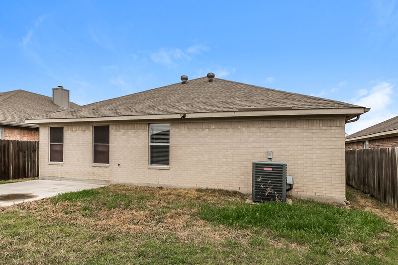 2,170/Mo, 5800 Magnum Dr Arlington, TX 76018 Rear View 2