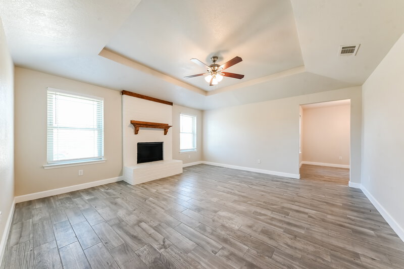 2,070/Mo, 1330 Heather Run Dr Duncanville, TX 75137 Living Room View 2