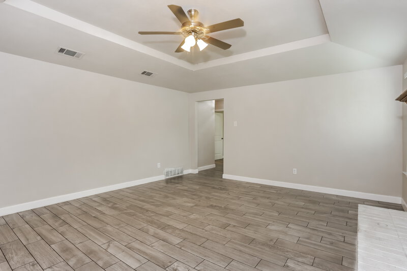 1,925/Mo, 1330 Heather Run Dr Duncanville, TX 75137 Living Room View 2