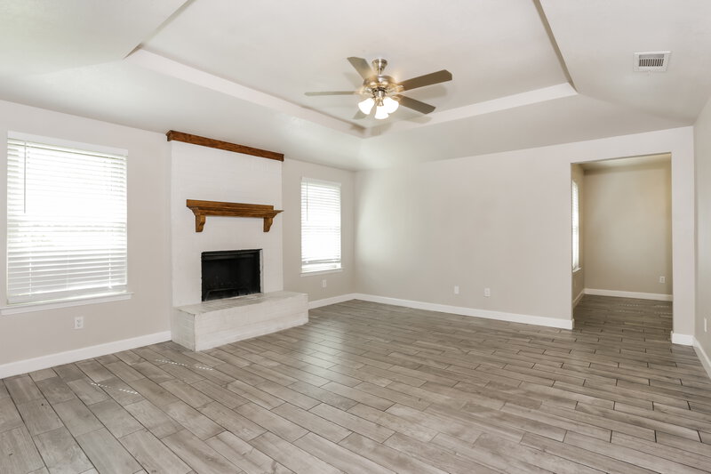 1,925/Mo, 1330 Heather Run Dr Duncanville, TX 75137 Living Room View 3