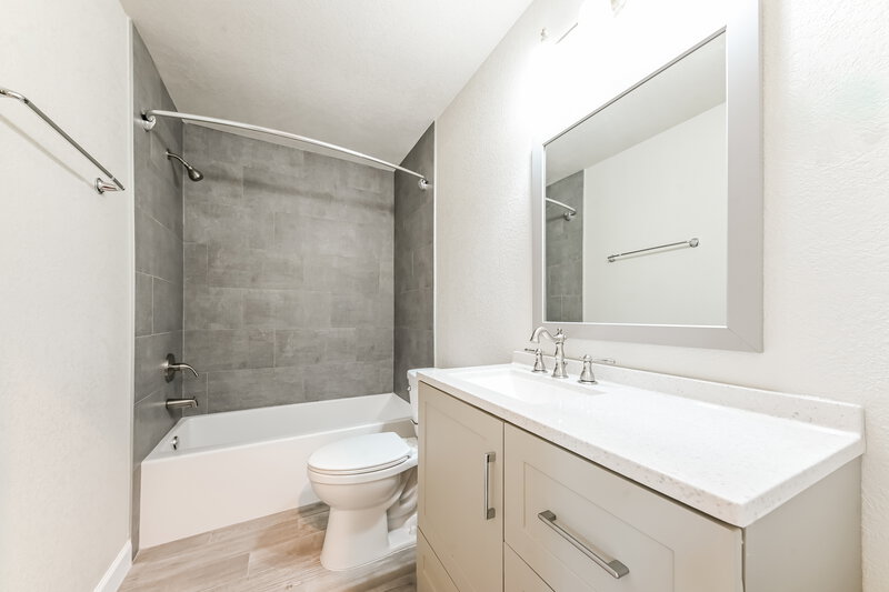 2,070/Mo, 1330 Heather Run Dr Duncanville, TX 75137 Bathroom View