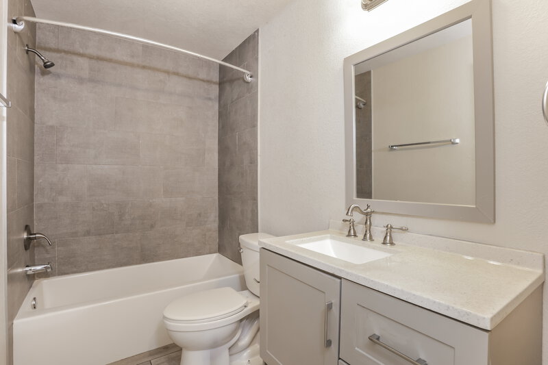 1,925/Mo, 1330 Heather Run Dr Duncanville, TX 75137 Bathroom View