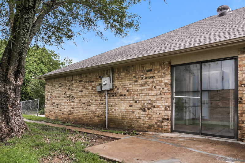 1,925/Mo, 1330 Heather Run Dr Duncanville, TX 75137 Rear View