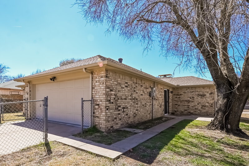 2,070/Mo, 1330 Heather Run Dr Duncanville, TX 75137 Rear View 2