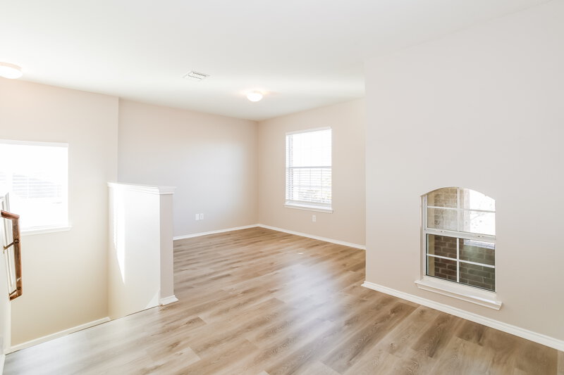 2,075/Mo, 1210 Feather Crest Dr Krum, TX 76249 Loft View