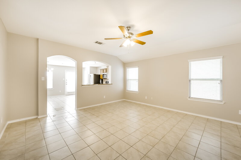 2,005/Mo, 1108 Mercury Dr Princeton, TX 75407 Living Room View 3
