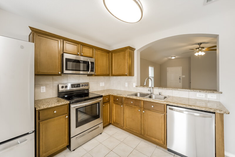 2,005/Mo, 1108 Mercury Dr Princeton, TX 75407 Kitchen View