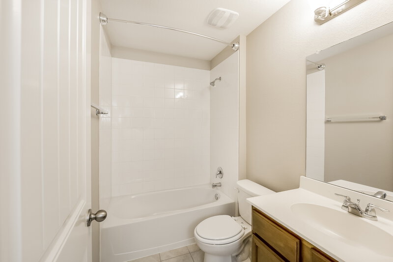 2,005/Mo, 1108 Mercury Dr Princeton, TX 75407 Bathroom View
