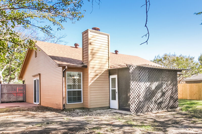 1,730/Mo, 409 Pace Dr Denton, TX 76209 Rear View