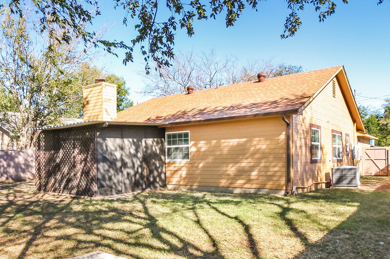 1,730/Mo, 409 Pace Dr Denton, TX 76209 Rear View 2