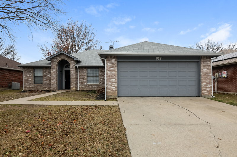 2,200/Mo, 917 Hiawatha Ln Saginaw, TX 76131 External View